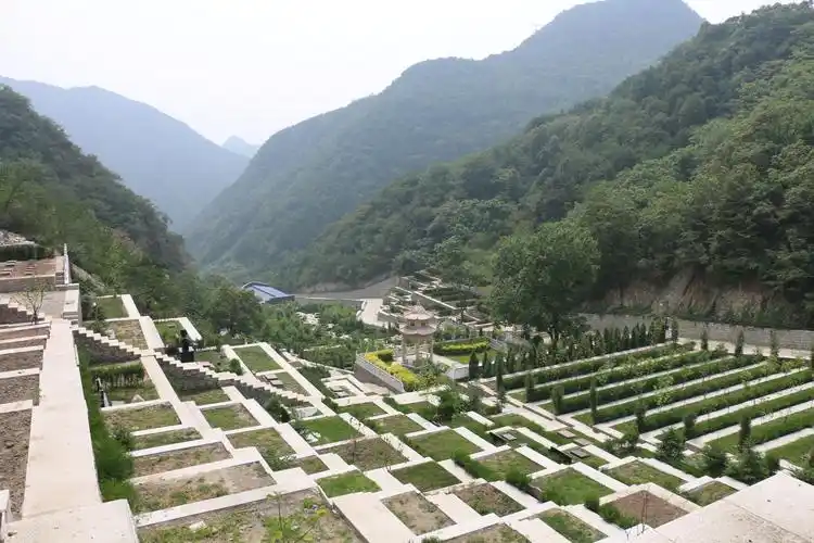 九公山纪念林,九公山公墓,公墓风水,九公山公墓咨询,长城纪念林